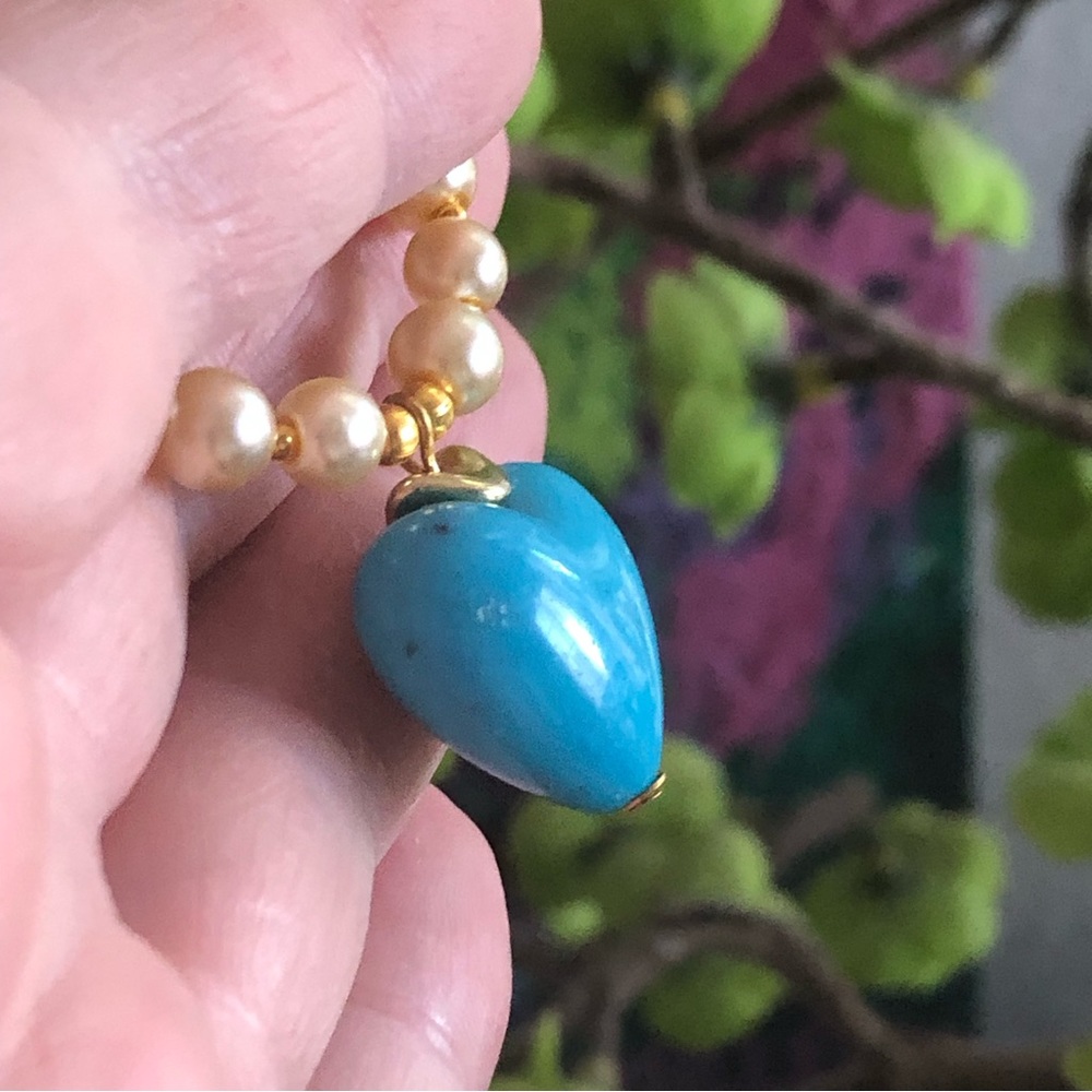 Handcrafted repurpose faux turquoise heart pendant Czech glass Pearl necklace - Picture 9 of 11